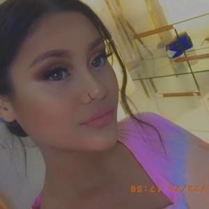 Meet your Posher, Mia